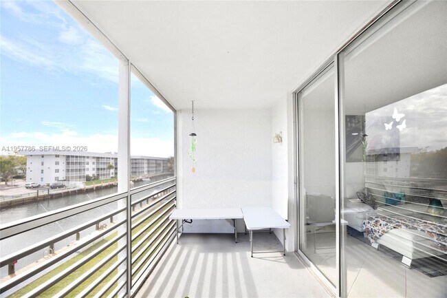 Building Photo - 3600 NE 170th St