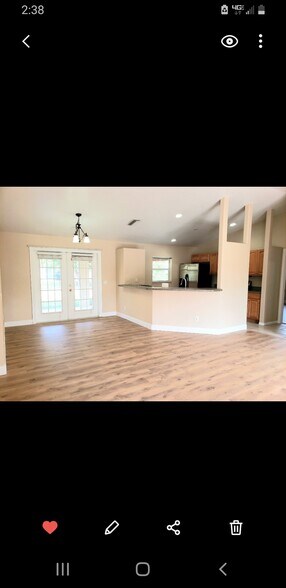 Building Photo - 5526 Lavender Ave