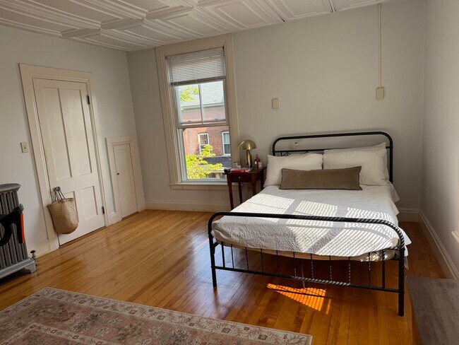 Building Photo - 31 Merrimack St