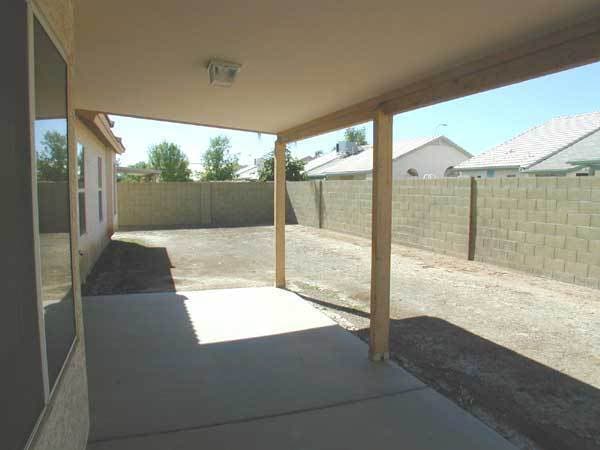 Building Photo - Amazing 4 bed/2 bath home located in conve...