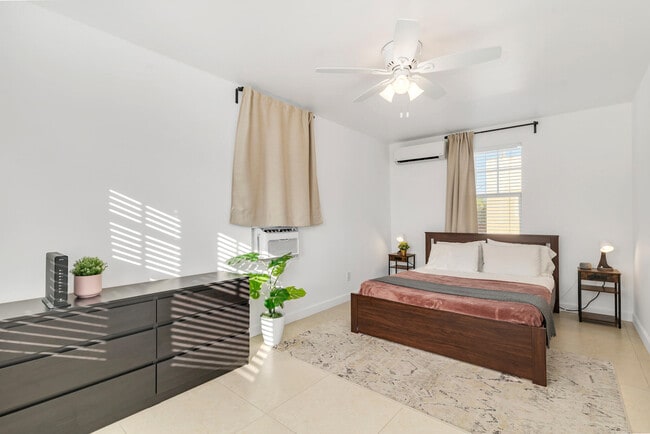 Building Photo - 2350 Parker Ave