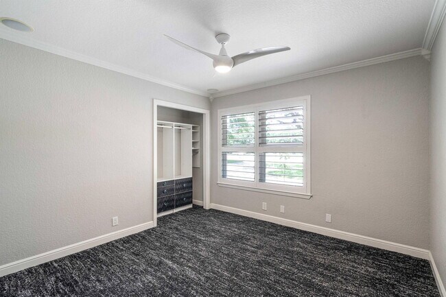 Building Photo - 3215 Sesbania Dr