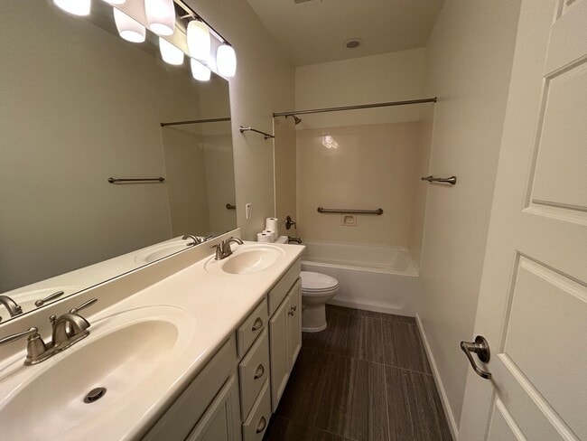 Building Photo - 8609 N 89th Dr