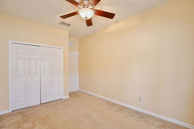 Building Photo - Luxury 3BR/3BA Townhome with 2-Car Garage in Gated Greystone – Sanford