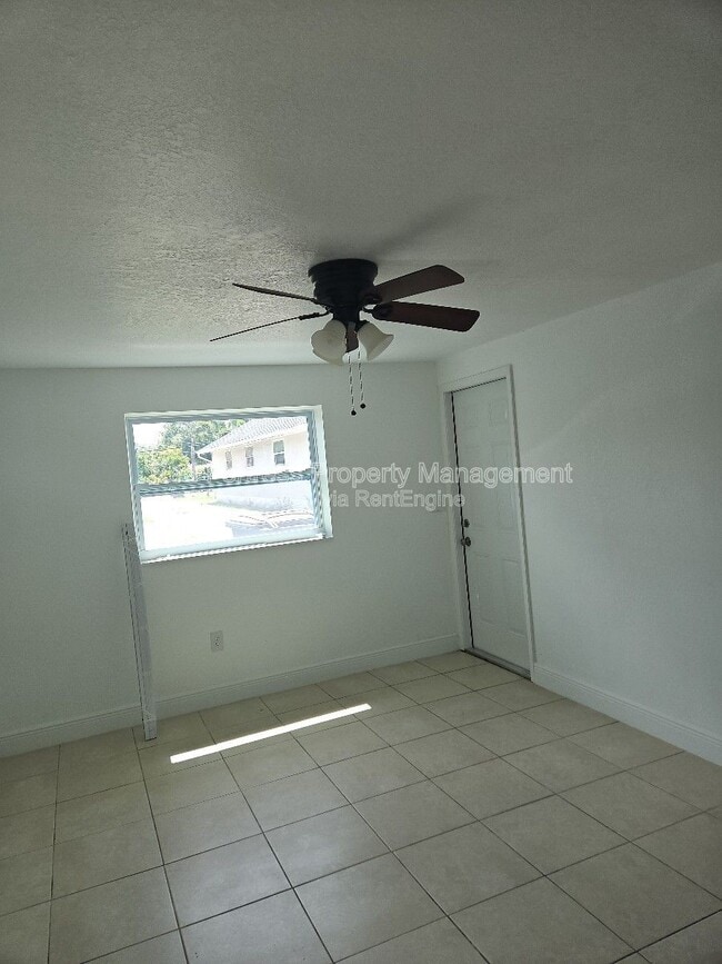 Building Photo - 540 Nuna Ave