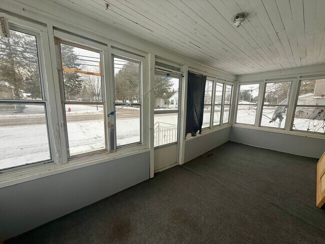 Building Photo - 3 Bed 1 Bath Single Family Home in White Lake