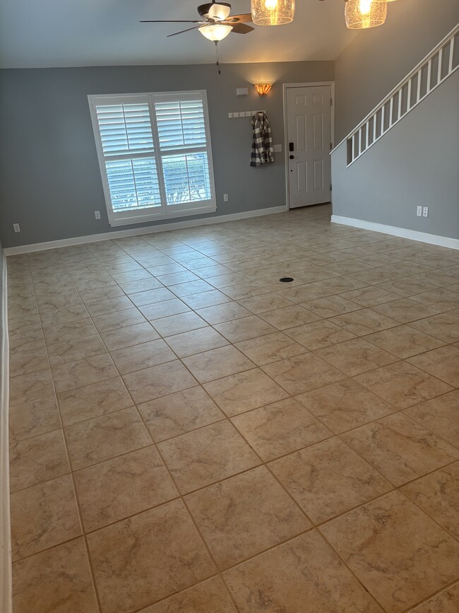 Building Photo - 4036 Woodridge Rd