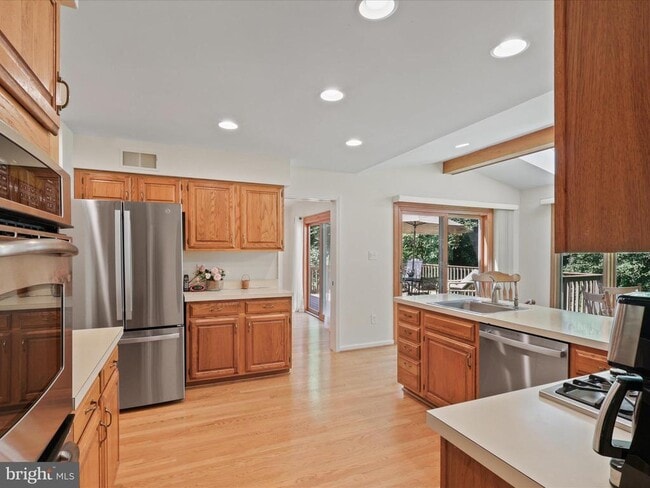 Building Photo - 9715 Ceralene Dr