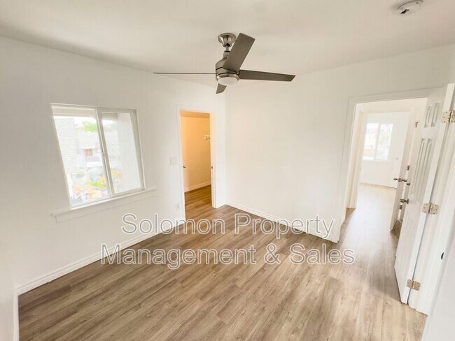 Building Photo - 3327 1/2 Polk Ave