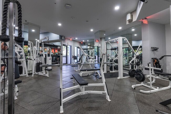 Building Photo - 1581 Brickell Ave