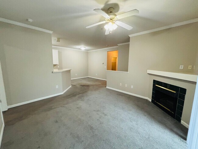 Building Photo - 211 S Knollwood Dr