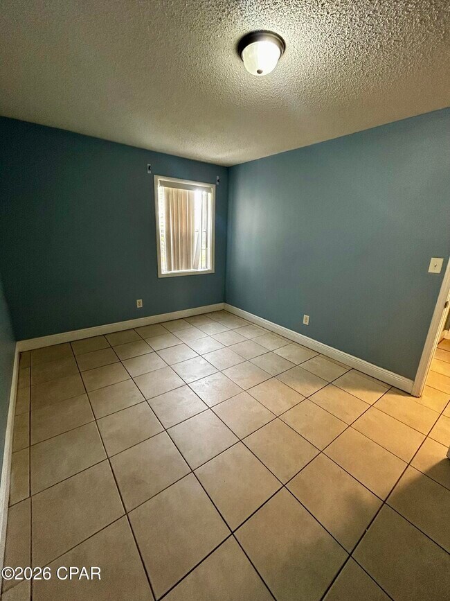 Building Photo - 6321 Lenawee St