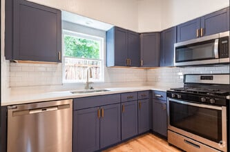 Building Photo - 450 Quince St