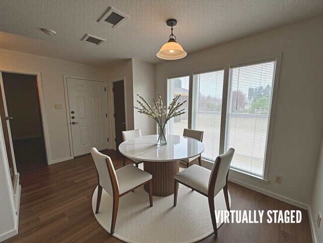 Building Photo - 2209 Wheeler Ave