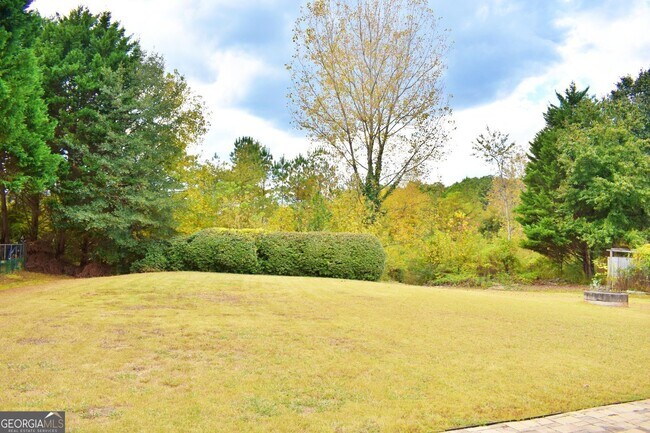 Building Photo - 2015 Lisa Springs Dr SW