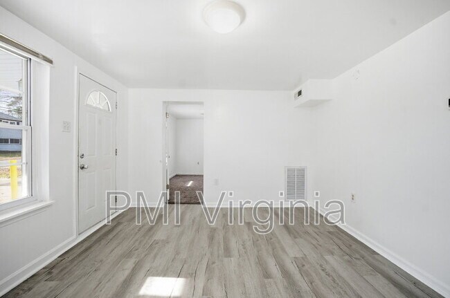 Building Photo - 1482 Old Virginia Beach Rd