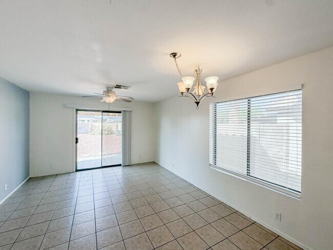 Building Photo - 15724 W Smokey Dr