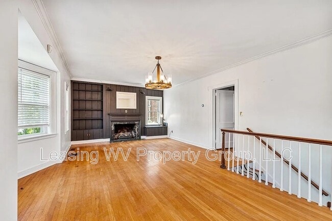 Building Photo - 887 Poplar Rd
