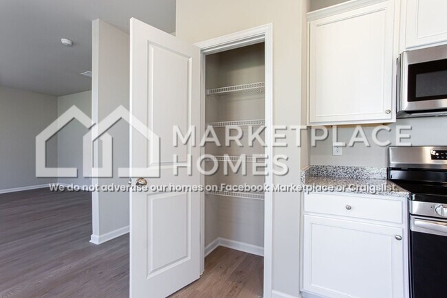 Building Photo - 207 W L Miller Dr