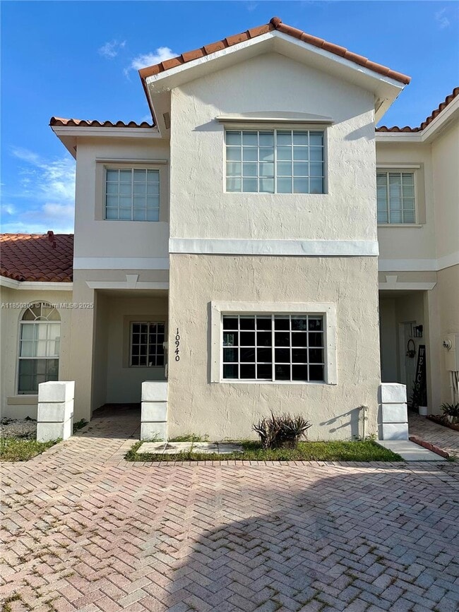 Building Photo - 10940 SW 182nd Ln