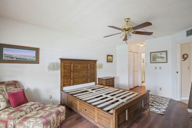 Building Photo - 3951 Via Poinciana