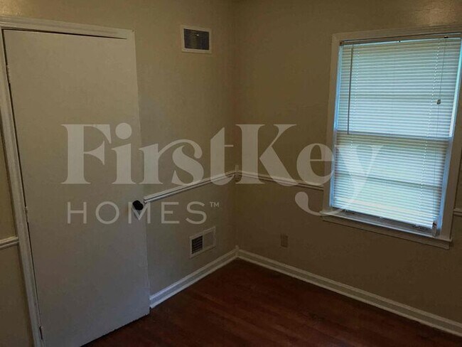 Building Photo - 5101 Haleville Rd