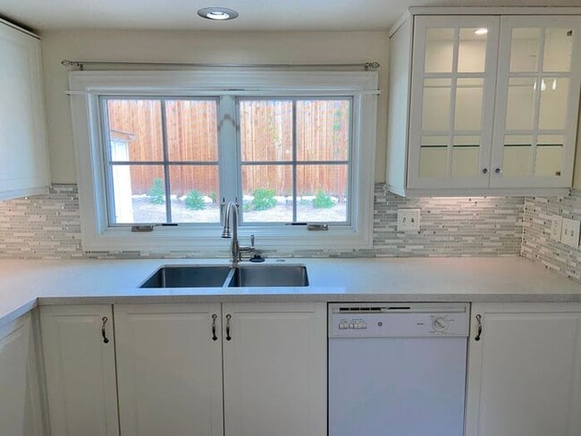 Building Photo - Sparks Single Story Home - 4 Bedrooms (Reed HS, Mendive MS, Whitehead ES)