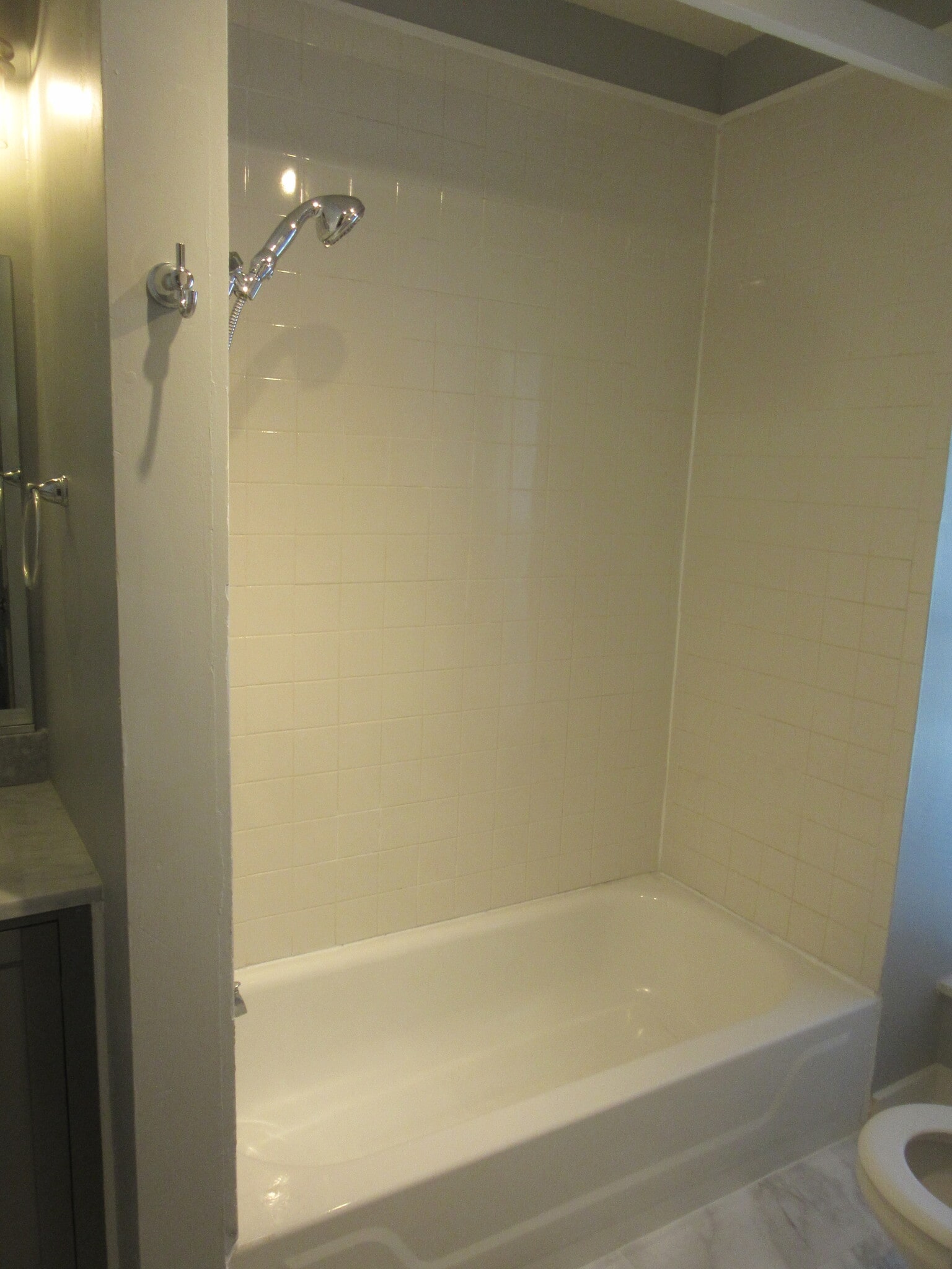 Building Photo - 307 W Columbia Ave