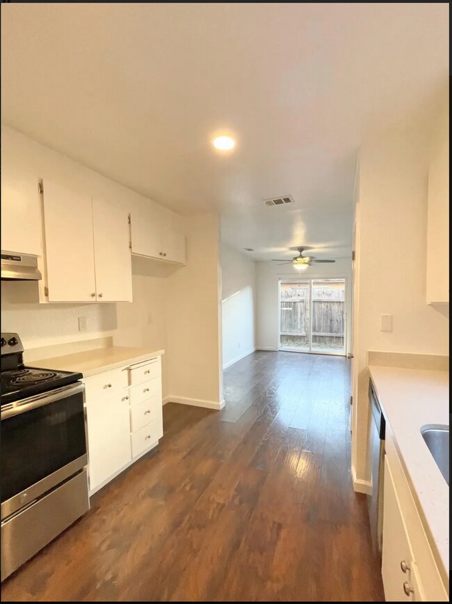 Building Photo - 1788 Long Barn Way