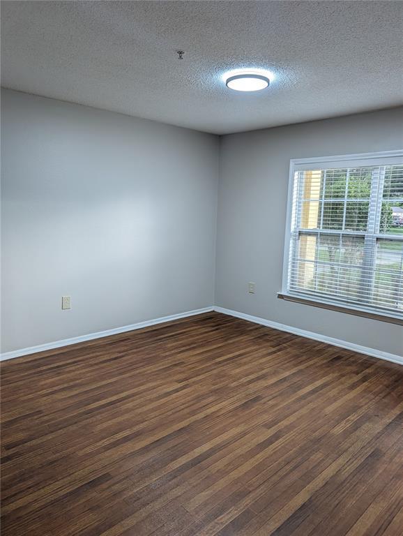 Building Photo - 2019 Dixie Belle Dr