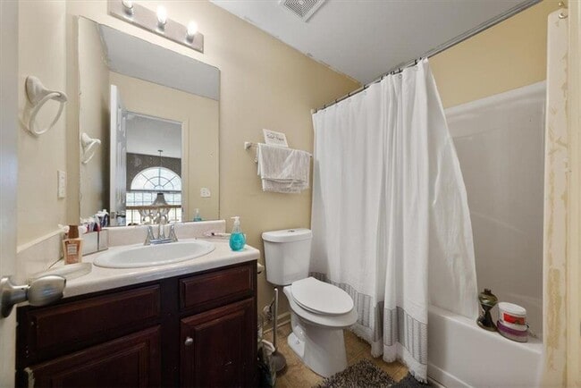 Building Photo - 504 Trotters Ln
