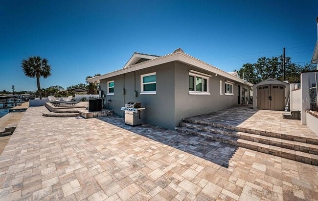 Building Photo - 2180 Dolphin Blvd S