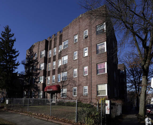 Primary Photo - Walnut Garden