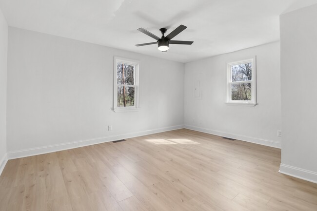 Building Photo - 106 Stacker Dr