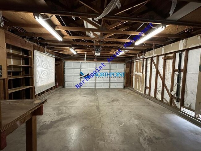Building Photo - Remodeled 3BD/2BA Gem in Vintage Park