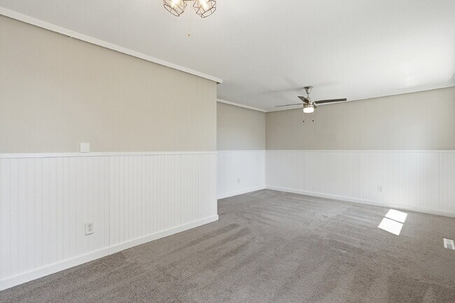 Building Photo - $2,040.95, 3-bed, 2-bathroom located in Colorado Springs with a large backyard