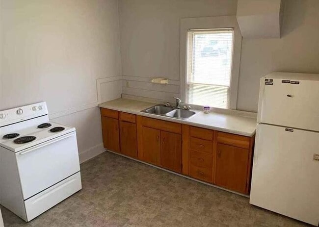 Building Photo - 620 1/2 W Cottonwood St-620.5