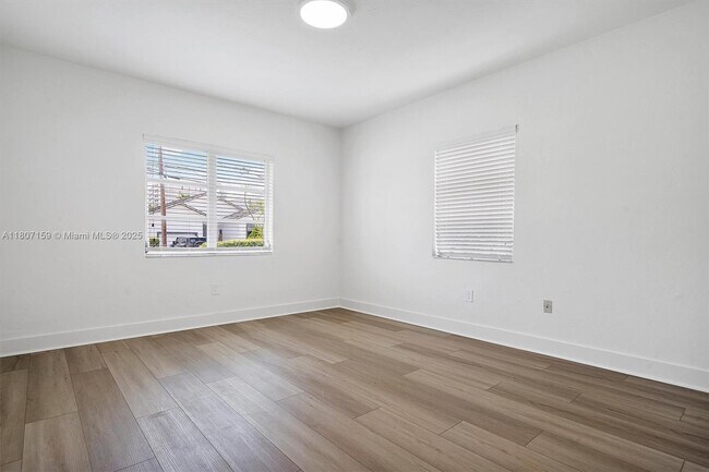 Building Photo - 500 92nd St