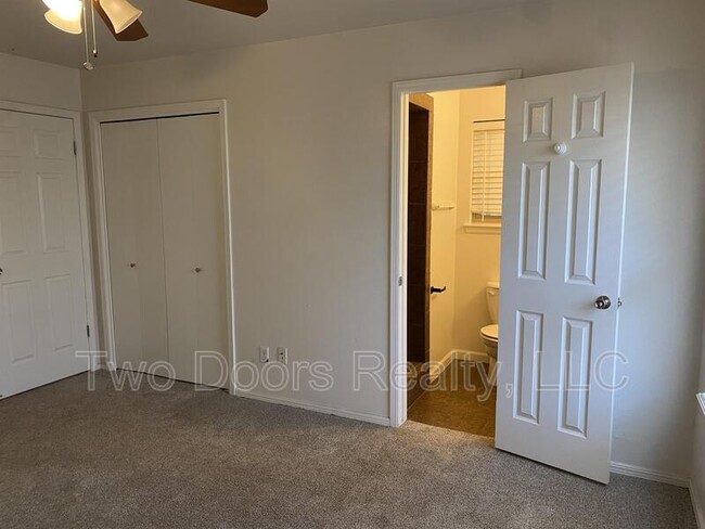 Building Photo - 304 Linda Ln
