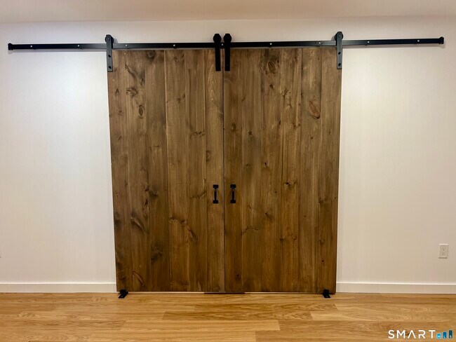 Building Photo - 179 Butternut St