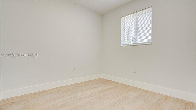 Building Photo - 3331 NW 8th Pl