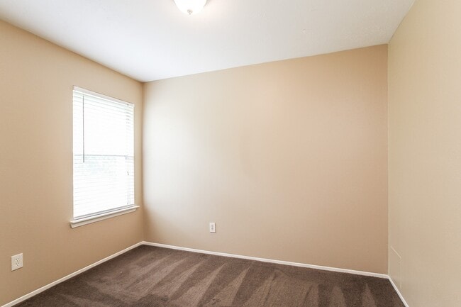 Building Photo - 12637 Autumn Mill Dr