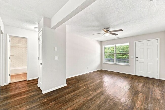 Building Photo - 2764 N Barcelona Ave
