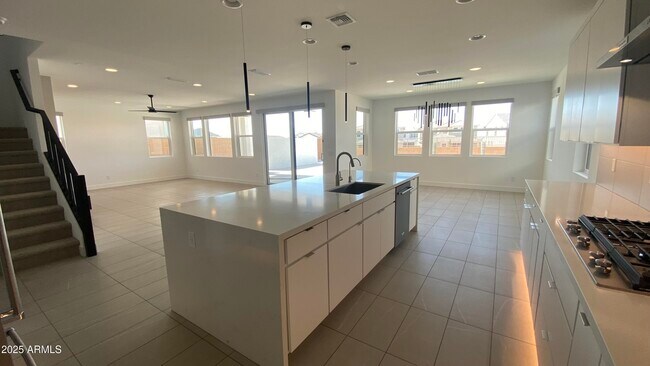 Building Photo - 7429 W Bent Tree Dr