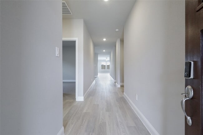 Building Photo - 3405 Pat Mayse Dr