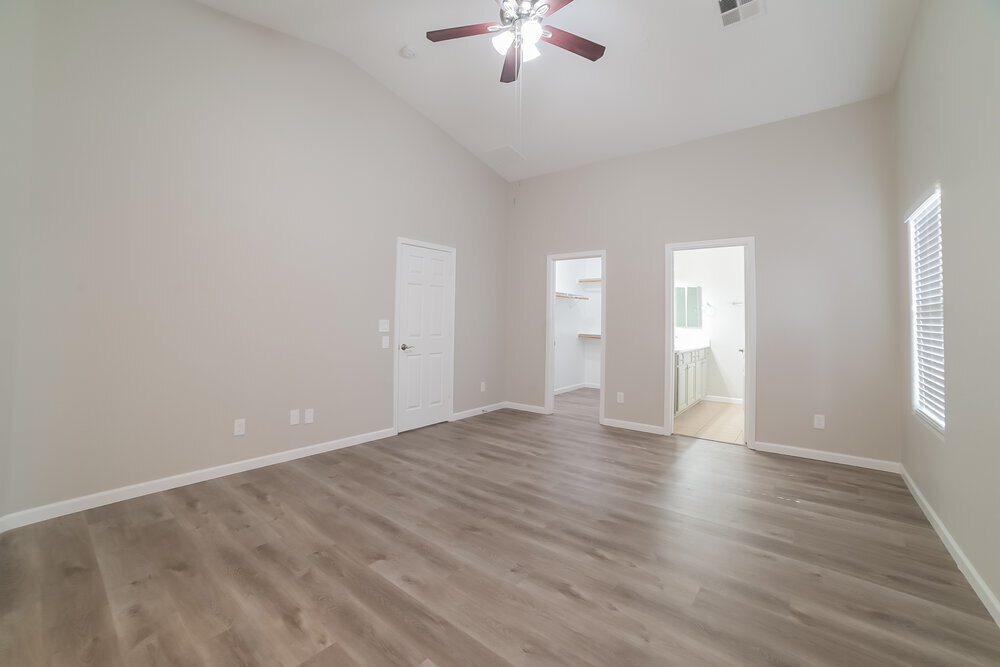 Building Photo - 6034 N 68th Dr