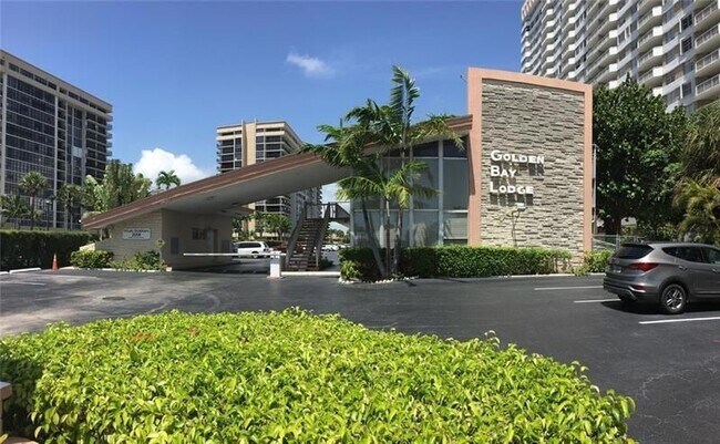 Building Photo - 2001 S Ocean Dr