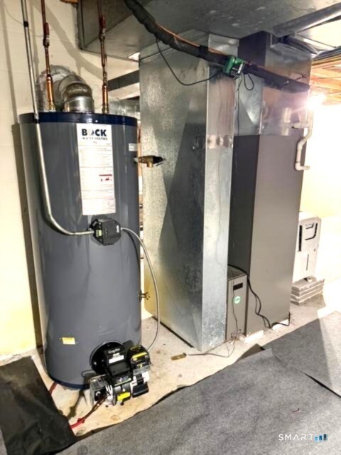 Building Photo - 16 Clearview Dr