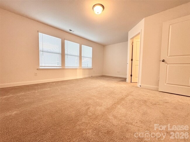 Building Photo - 2954 Clyde Dr