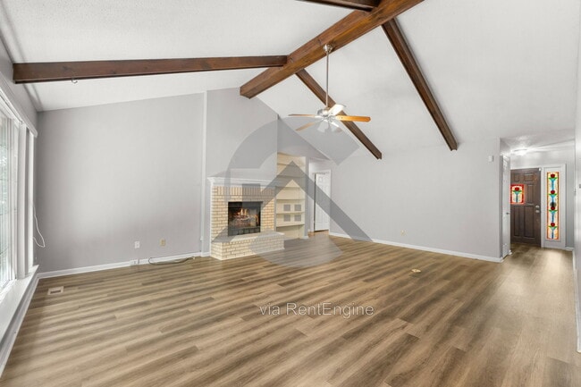 Building Photo - 16 Scarlet Maple Ct